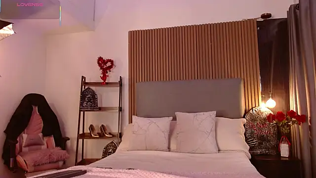 Snapshot of Sienna_Blake_ chatting on 14, 10, 2025 Sienna Blake online show from 14, 10, 2025