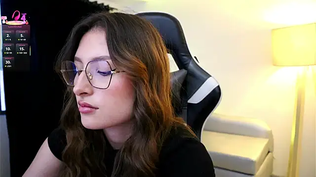 Daisha Riley online show from 10, 10, 2025