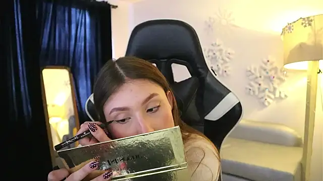 Daisha Riley online show from 3, 12, 2025