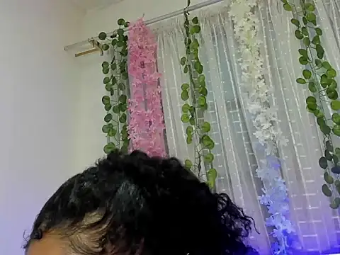 Snapshot of CintiaWalker chatting on 1, 11, 2025 CintiaWalker online show from 1, 11, 2025