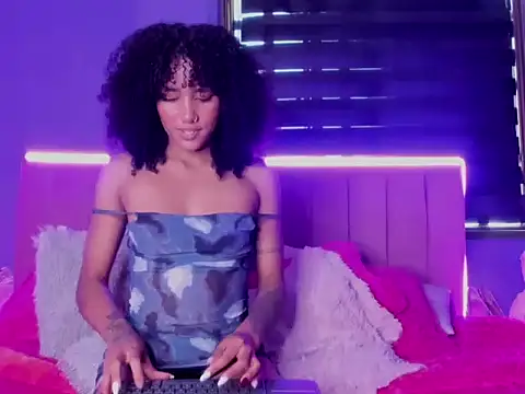 Snapshot of CintiaWalker chatting on 23, 11, 2025 CintiaWalker online show from 23, 11, 2025