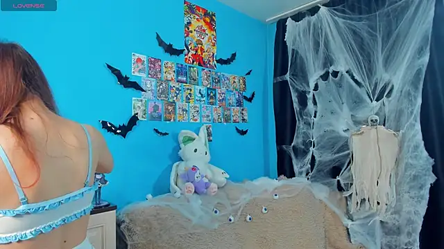 Snapshot of _Mindy_ chatting on 6, 11, 2025 Mindy online show from 6, 11, 2025