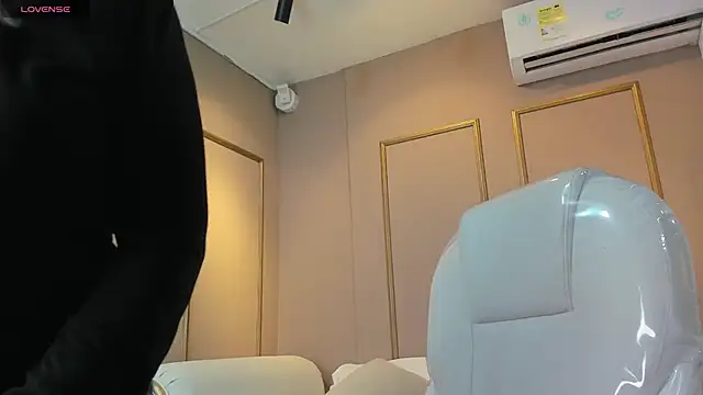 Snapshot of PerlaPreciosa chatting on 26, 10, 2025 PerlaPreciosa online show from 26, 10, 2025