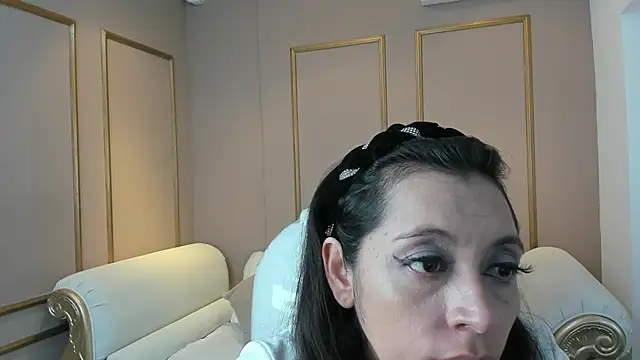 Snapshot of PerlaPreciosa chatting on 6, 11, 2025 PerlaPreciosa online show from 6, 11, 2025