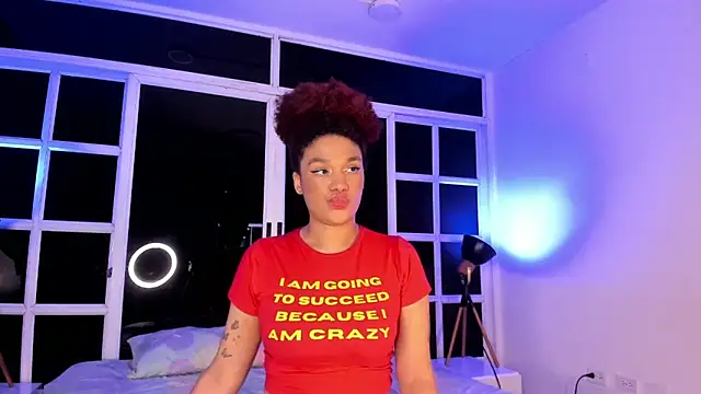 Snapshot of loladupont chatting on 6, 5, 2026 loladupont online show from 6, 5, 2026