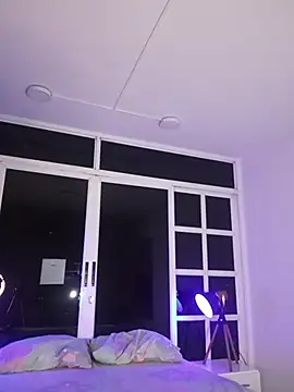 loladupont online show from 8, 4, 2026