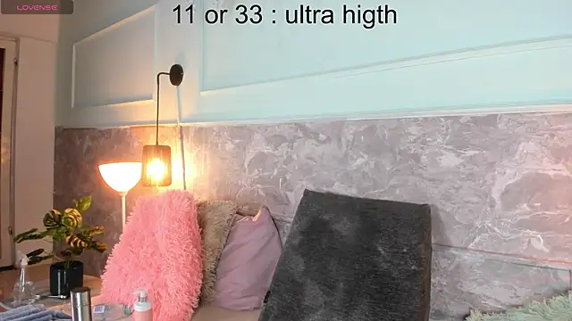 Snapshot of Little_lili19 chatting on 24, 4, 2026 Little lili19 online show from 24, 4, 2026