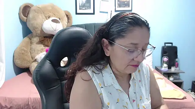 AngelRouss online show from 6, 2, 2026