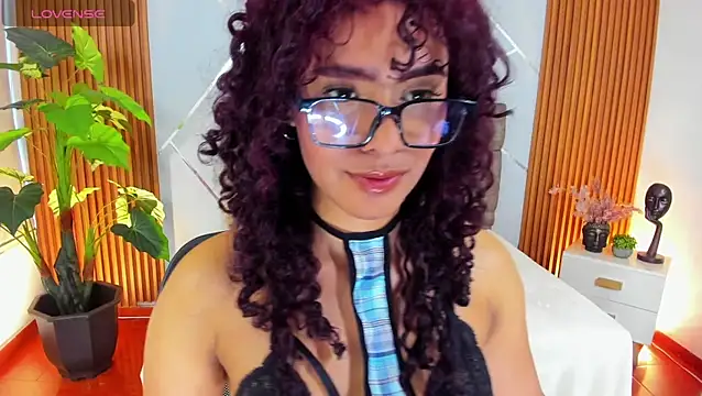 charlottee white online show from 2, 12, 2025