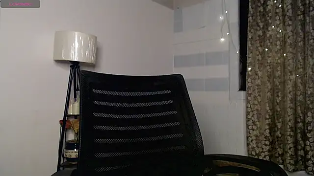 hot menka online show from 8, 2, 2026