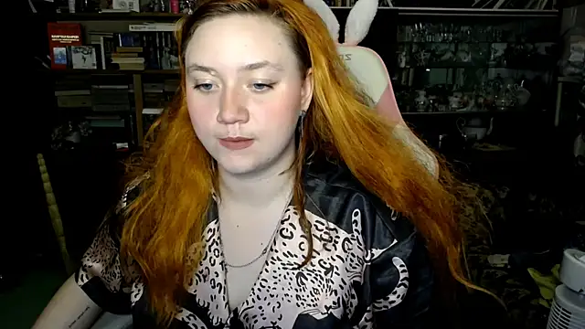 Bitchy Lily online show from 7, 10, 2025