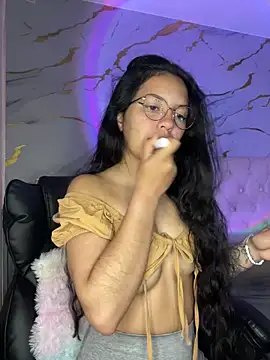Snapshot of Rosita_forever_ chatting on 6, 10, 2025 Rosita forever online show from 6, 10, 2025