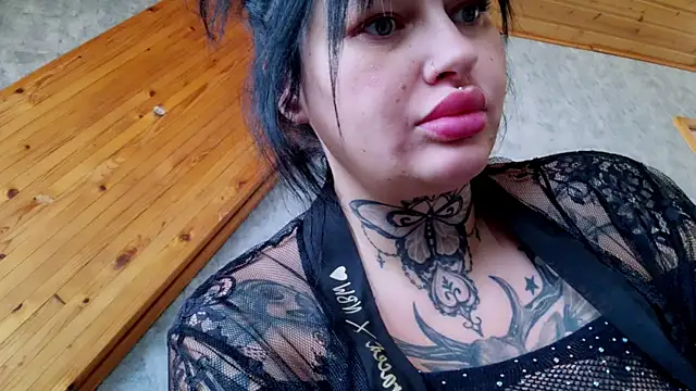 CurvyCannabisQueen online show from 14, 1, 2025