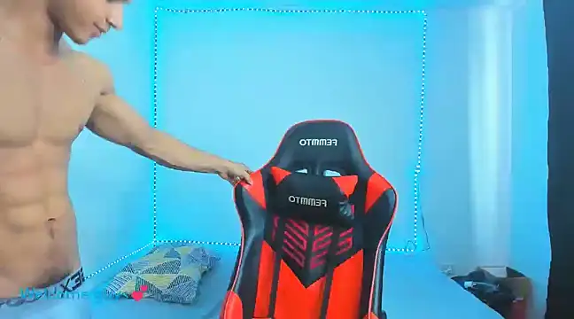 oliver thompsson7 online show from 5, 2, 2025