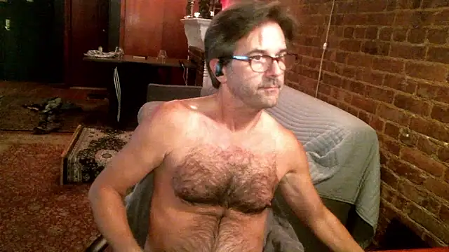 Snapshot of Johnny_Bottoms chatting on 13, 10, 2025 Johnny Bottoms online show from 13, 10, 2025