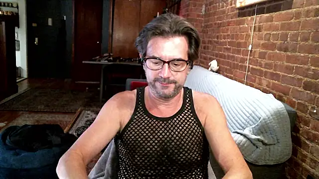 Snapshot of Johnny_Bottoms chatting on 23, 11, 2025 Johnny Bottoms online show from 23, 11, 2025