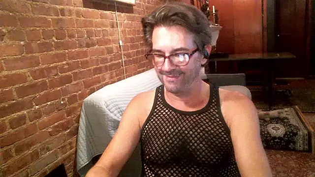 Snapshot of Johnny_Bottoms chatting on 6, 10, 2025 Johnny Bottoms online show from 6, 10, 2025
