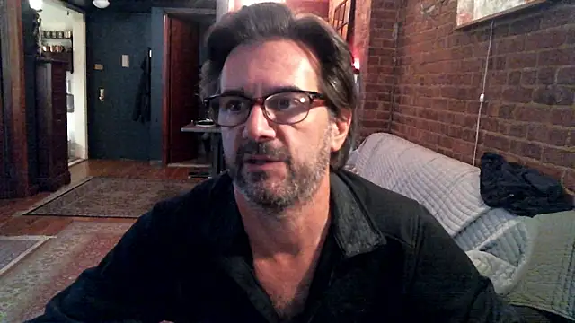 Snapshot of Johnny_Bottoms chatting on 6, 11, 2025 Johnny Bottoms online show from 6, 11, 2025