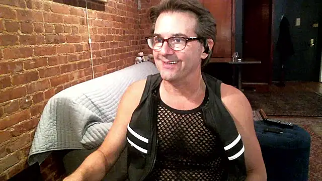 Snapshot of Johnny_Bottoms chatting on 25, 10, 2025 Johnny Bottoms online show from 25, 10, 2025