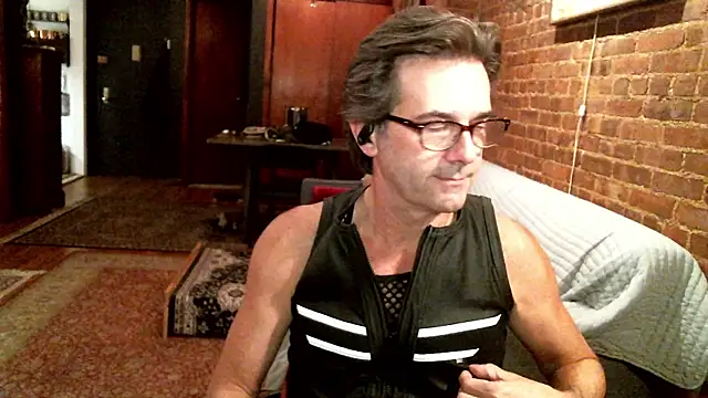 Snapshot of Johnny_Bottoms chatting on 14, 11, 2025 Johnny Bottoms online show from 14, 11, 2025