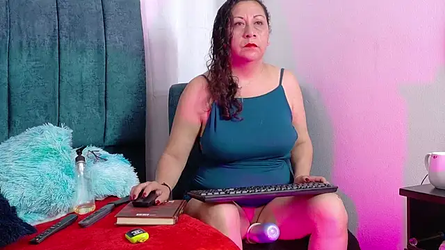 Snapshot of marisol1977hot chatting on 14, 6, 2026 marisol1977hot online show from 14, 6, 2026