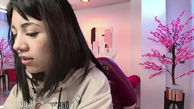 Leia queens online show from 17, 9, 2025