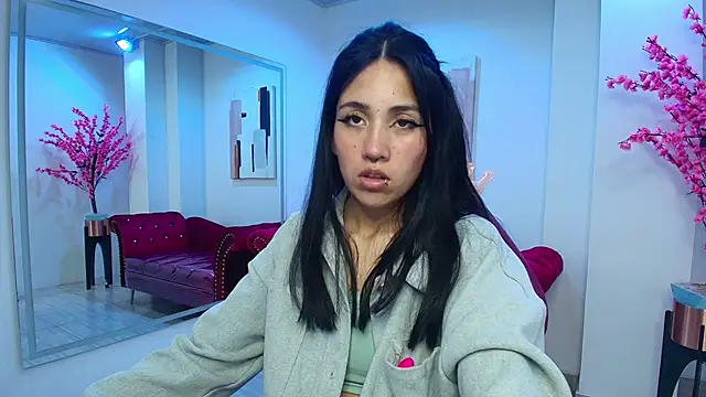 Leia queens online show from 20, 2, 2025
