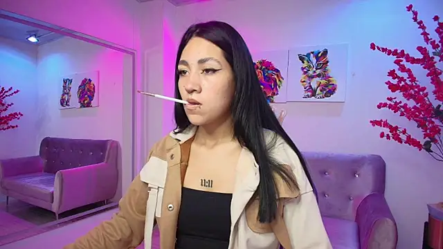 Leia queens online show from 10, 3, 2025