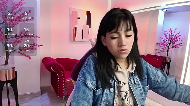 Leia queens online show from 16, 9, 2025