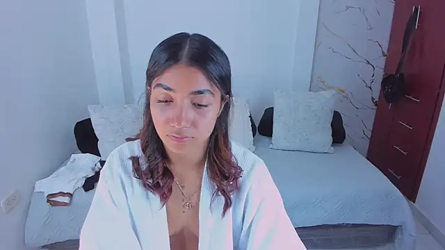 martina roldam online show from 8, 4, 2026