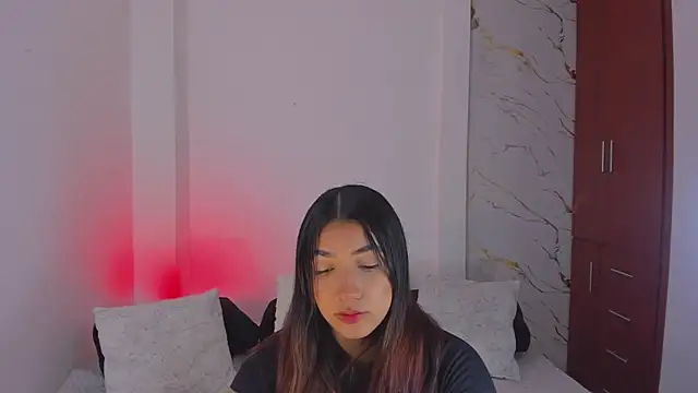 martina roldam online show from 25, 3, 2026