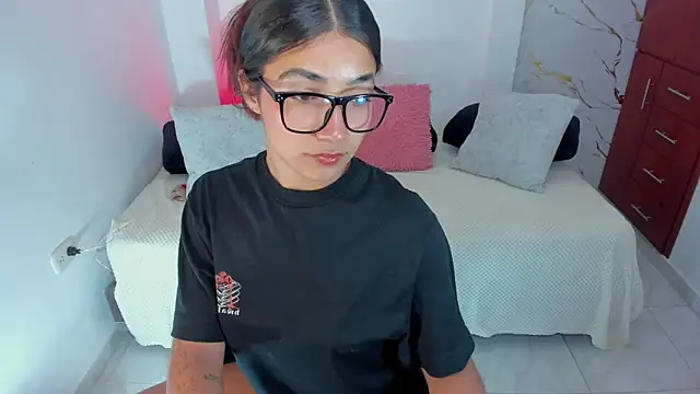 martina roldam online show from 4, 5, 2026