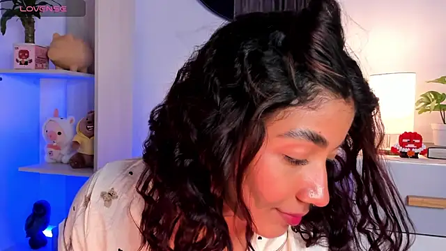 martina roldam online show from 30, 1, 2025