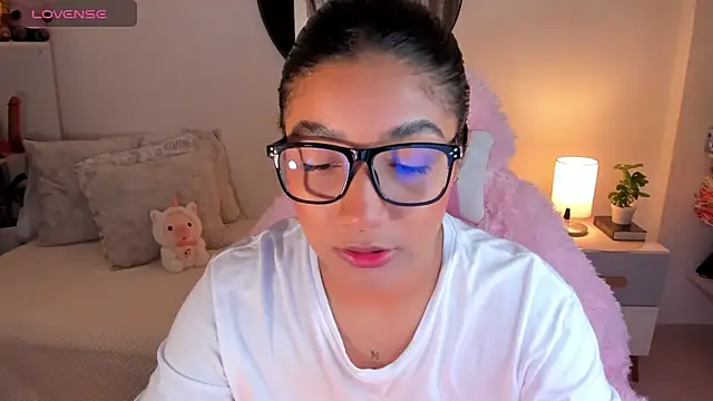 martina roldam online show from 5, 3, 2025