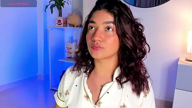 martina roldam online show from 30, 1, 2025