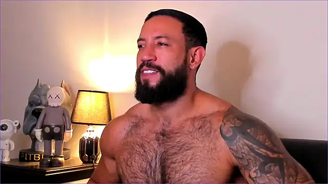 Snapshot of BradLeon_ chatting on 23, 11, 2025 BradLeon online show from 23, 11, 2025