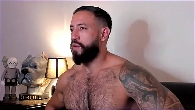 Snapshot of BradLeon_ chatting on 4, 12, 2025 BradLeon online show from 4, 12, 2025