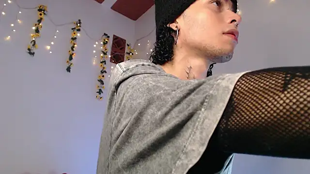 seven7xis online show from 12, 3, 2025