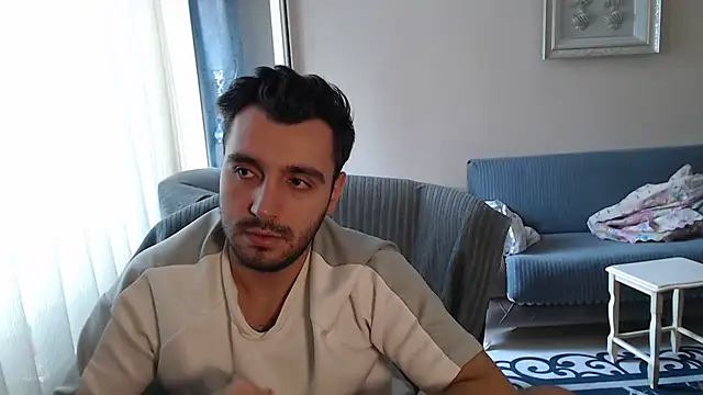 handsomeee04 online show from 3, 10, 2025