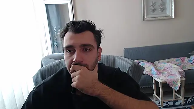 handsomeee04 online show from 1, 10, 2025