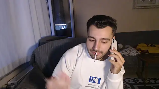 handsomeee04 online show from 1, 11, 2025