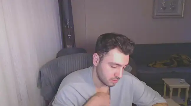 handsomeee04 online show from 13, 3, 2025