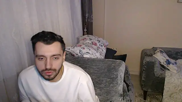 Snapshot of handsomeee04 chatting on 4, 5, 2026 handsomeee04 online show from 4, 5, 2026