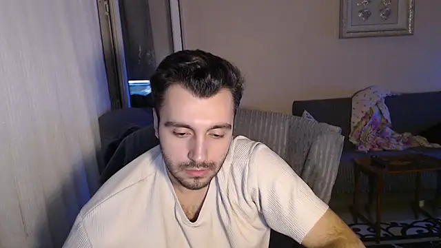 handsomeee04 online show from 5, 10, 2025