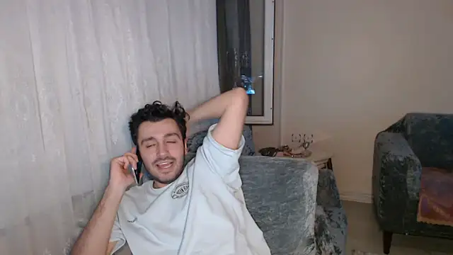 handsomeee04 online show from 13, 6, 2026
