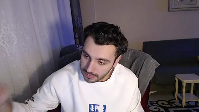 handsomeee04 online show from 3, 12, 2025