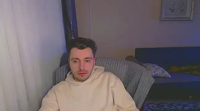 handsomeee04 online show from 7, 3, 2025
