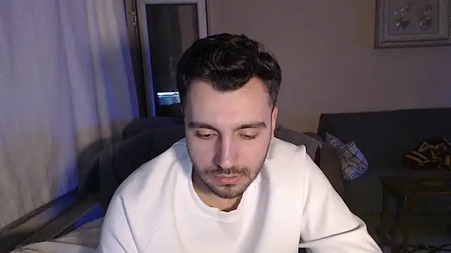 handsomeee04 online show from 3, 11, 2025