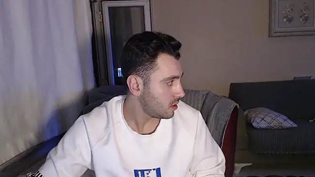 handsomeee04 online show from 7, 11, 2025