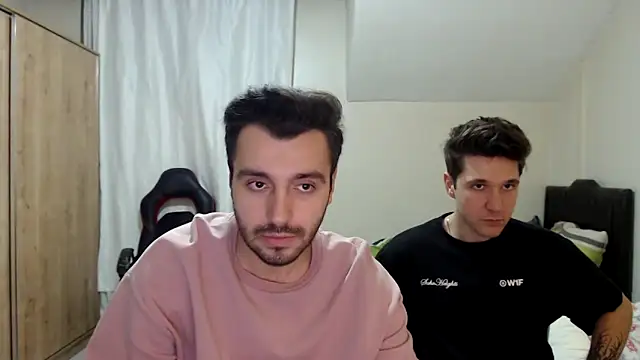 handsomeee04 online show from 8, 9, 2025